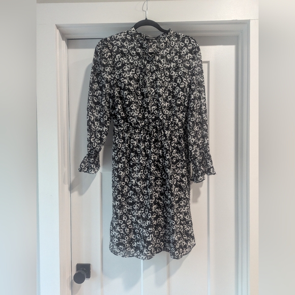 J. Crew MERCANTILE Dresses & Skirts - Chic Black and White Floral Mini Dress